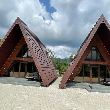 Gazde/Camere de închiriat Casa Belvedere Pietrosu *